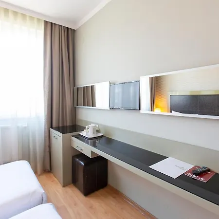 Hotellino Hotell 4*