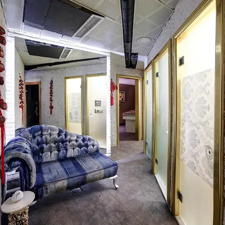 White Monarch Hotel 4*