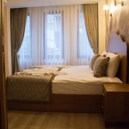 Capitol Suites Old City Hotel *