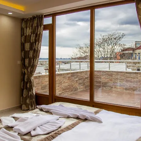 Hotel Capitol Suites Old City *