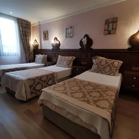 Perapolis Hotel 3*