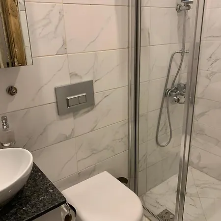 Berfinn Besiktas Otel *