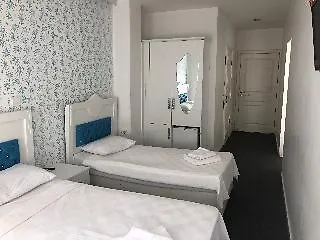 Lancelot Hotel 3*