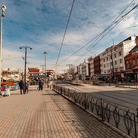 فندق Naz Old Bazaar 3*