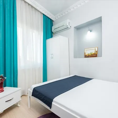House Apartmanhotel 2*