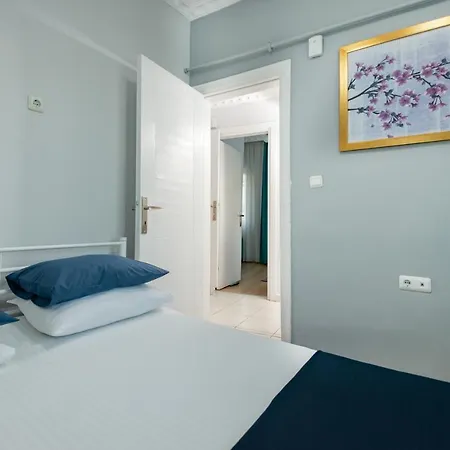 Apartmanhotel House 2*