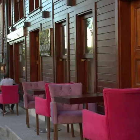 Qonaq Hotel 4*
