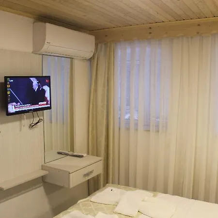 Hotel Megaron 3*