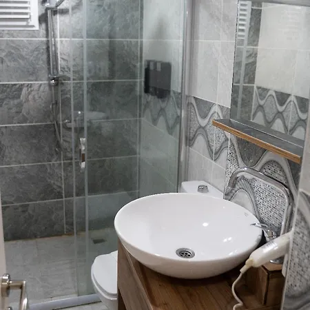 Hotel Greenpine Taksim 3*