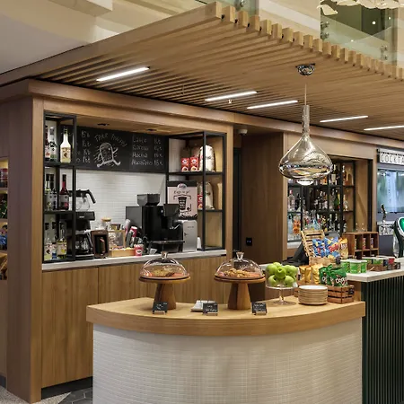 Holiday Old City By Ihg 4*