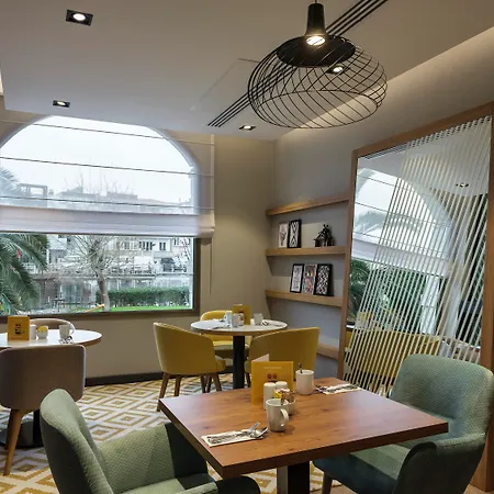 Holiday Old City By Ihg