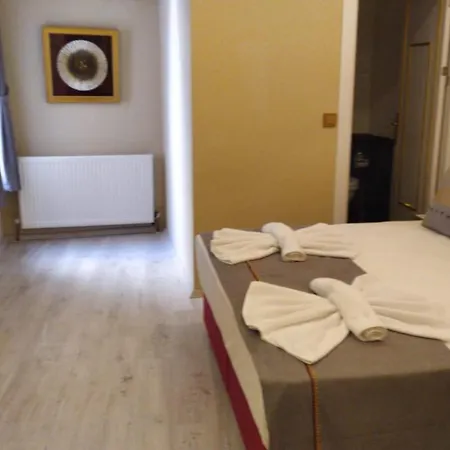 Rhythm Hotel 2*