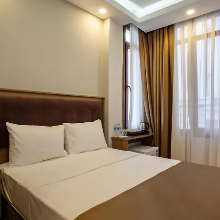 Hotel West Palace