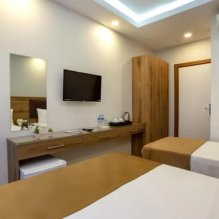 Hotel West Palace 2*