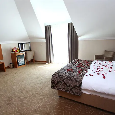 Grand Avcilar 3*