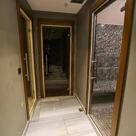 Royal Galata 3*