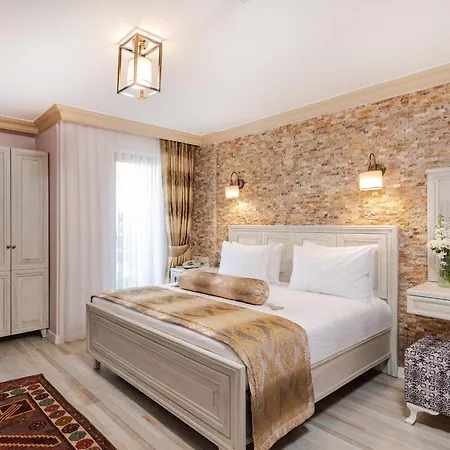 Agora Hotel