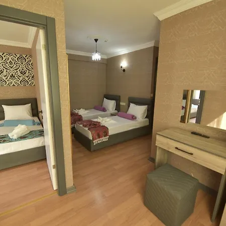 Hotel Omega Luxx 3*