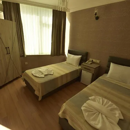 Omega Luxx Hotel 3*