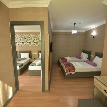 Omega Luxx Hotel 3*