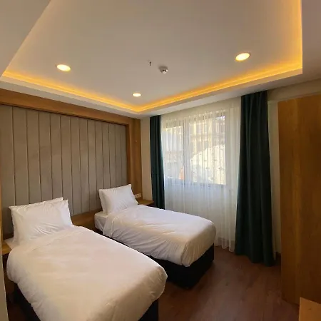 Pege Hotel 2*