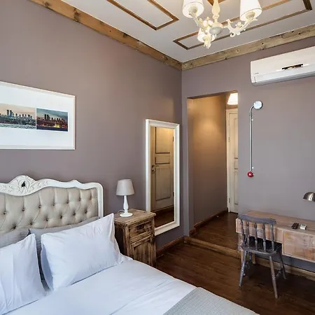 Loka Hotel