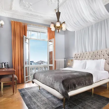 Armada Pera Otel