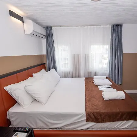 Hotel Miss *
