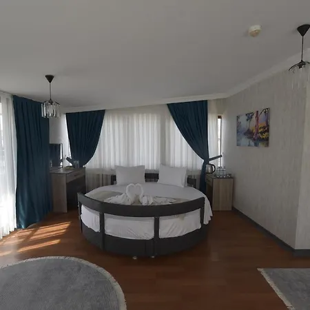 Omega Luxx Hotel