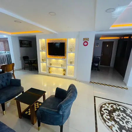 Hotel New House