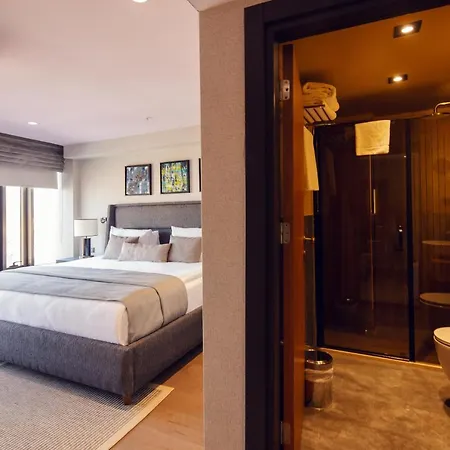 Root Karakoey Hotel 4*