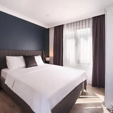 Etiz & Residences *
