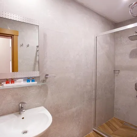 Zagreb Hotel 4*