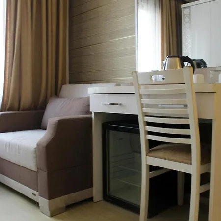 Hotell River 2*