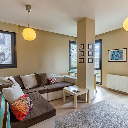 Lovely Near Marmaray And Caddebostan Coast In Kadikoy イスタンブール