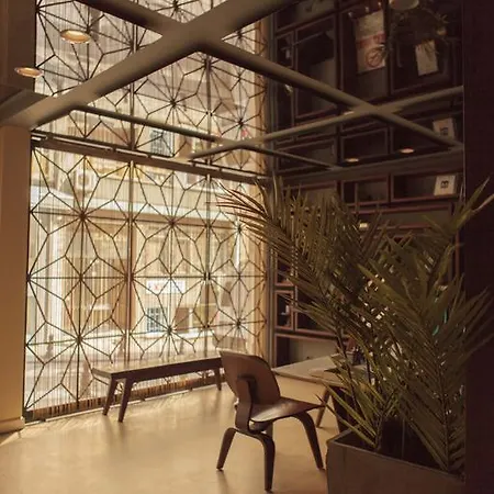 Otel Mono 2*