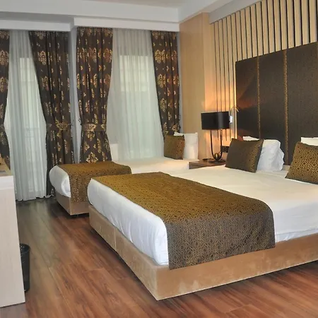 Pell Palace Hotel&spa 2*