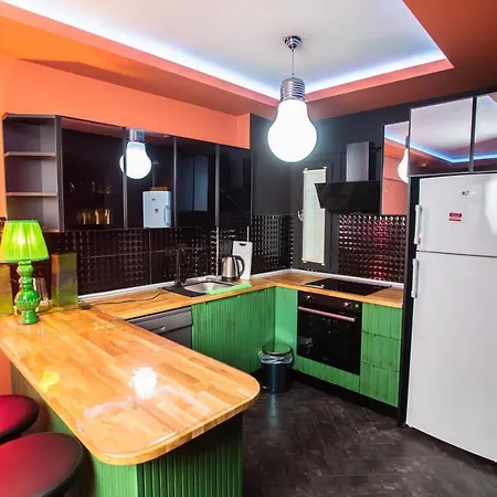 Black Mansion Apartment *