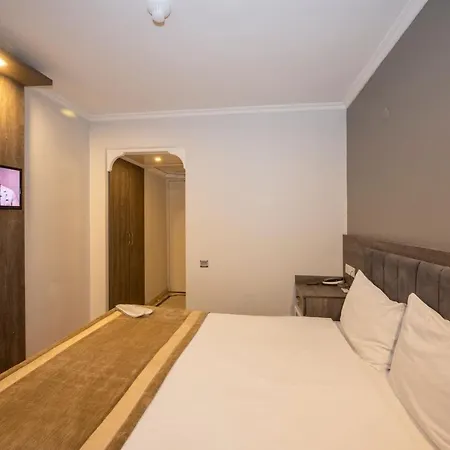 Yaztur Hotel 3*
