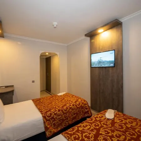 Hotel Yaztur 3*