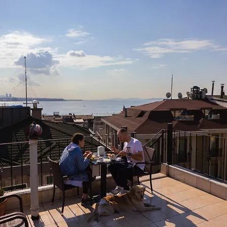 Agora Hotel 3*