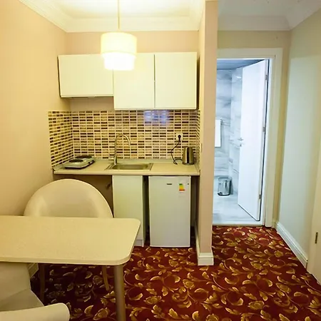 Istanburg Efes Otel 2*