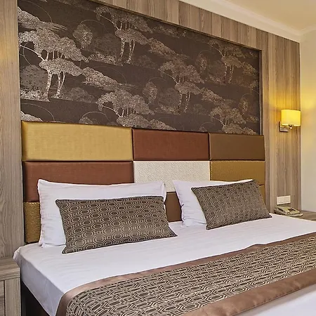 Otel Pera Arya 3*