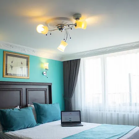 Tulip House Hotel 3*