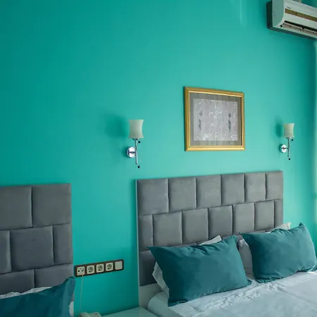 Tulip House Hotel 3*