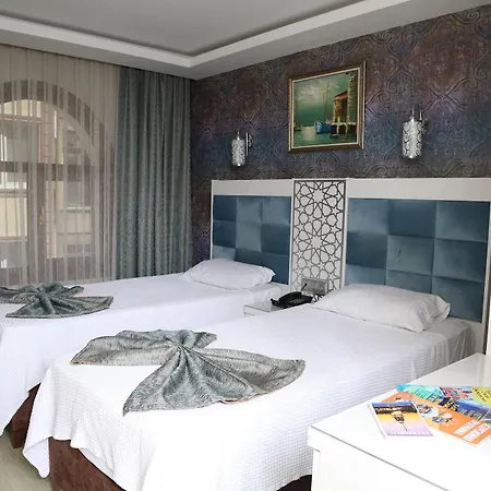 River Hotell 2*