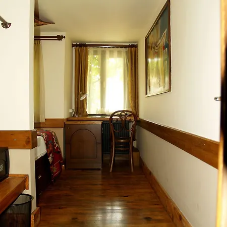 Empress Zoe Hotell 2*