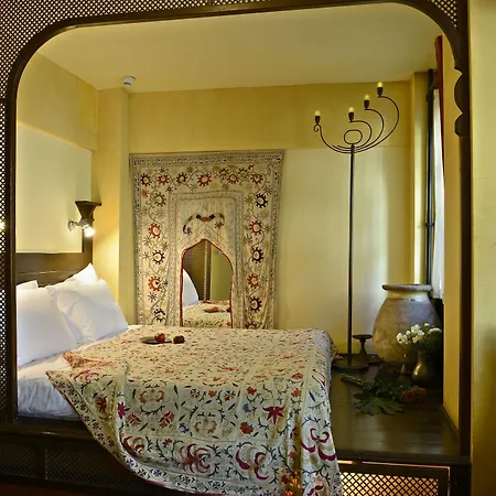 Hotell Empress Zoe 2*
