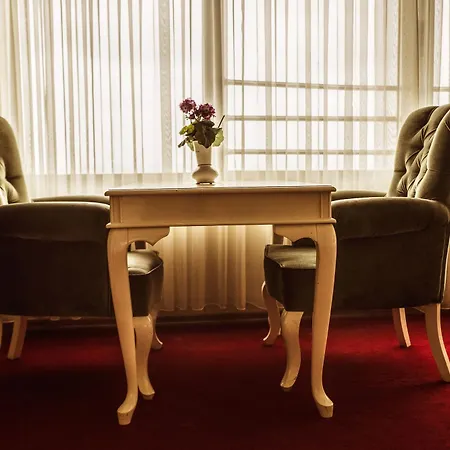 Hotel Elan Pera 3*