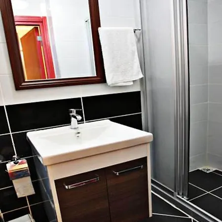 Taksim Palace מלון 2*